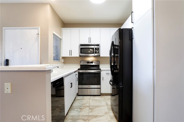 Detail Gallery Image 10 of 20 For 27614 Susan Beth Way #F,  Saugus,  CA 91350 - 1 Beds | 1 Baths