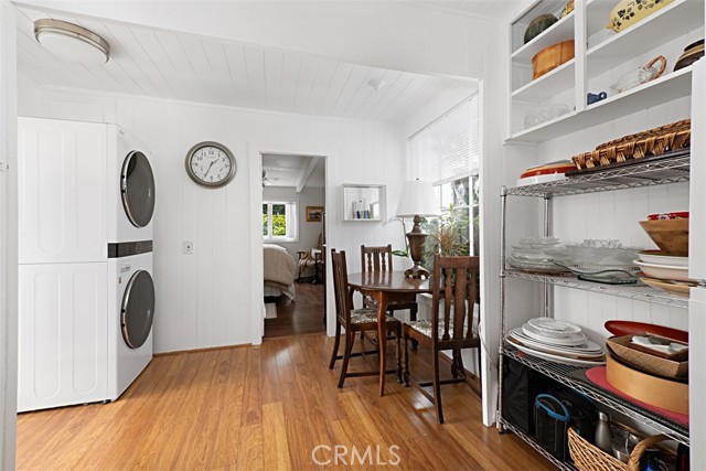 555 Through Street, Laguna Beach CA: https://media.crmls.org/medias/f70e352a-1e60-4e1c-8816-48f7e0ec516b.jpg