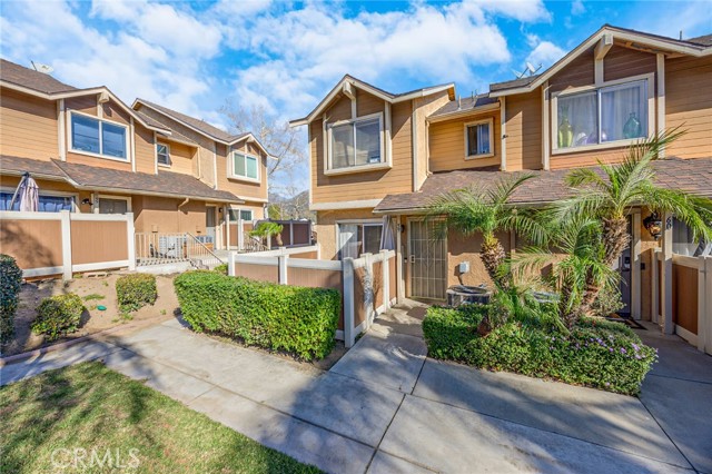 Detail Gallery Image 4 of 20 For 1460 Kendall Dr #59,  San Bernardino,  CA 92407 - 3 Beds | 2 Baths