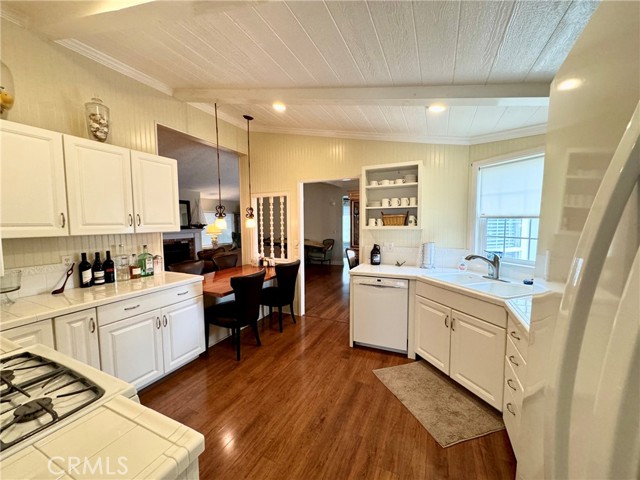 Detail Gallery Image 8 of 19 For 1215 Anchors Way Dr #203,  Ventura,  CA 93001 - 2 Beds | 2 Baths