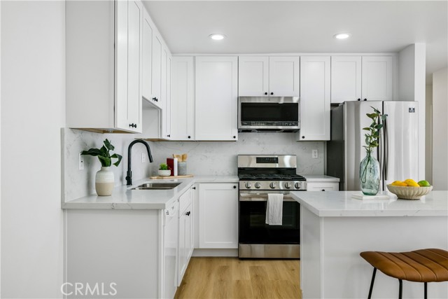 Detail Gallery Image 2 of 18 For 15506 Williams St #A52,  Tustin,  CA 92780 - 2 Beds | 2 Baths