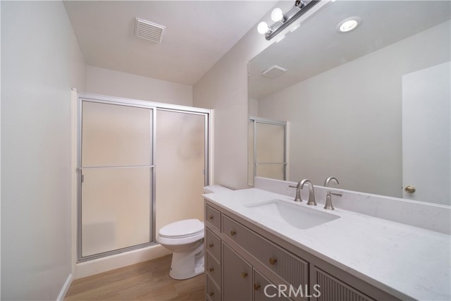 18516 Mayall Street, Northridge CA: https://media.crmls.org/medias/f7105459-9997-42dc-8648-85e183edbab4.jpg