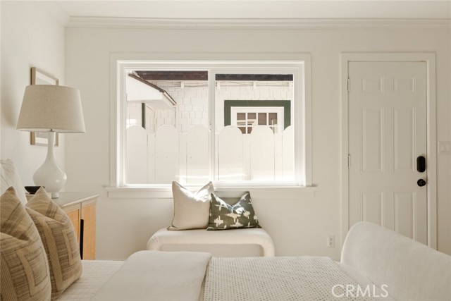 1585 Miramar Drive, Newport Beach CA: https://media.crmls.org/medias/f710794a-7492-4c83-96b6-42ce1ac091ef.jpg