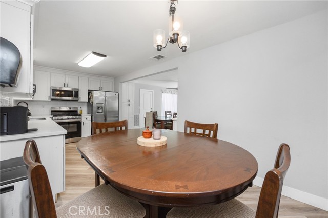 11911 Ivy Lane, Moreno Valley CA: https://media.crmls.org/medias/f7108356-dba0-4ea9-87b7-50249e1c9761.jpg