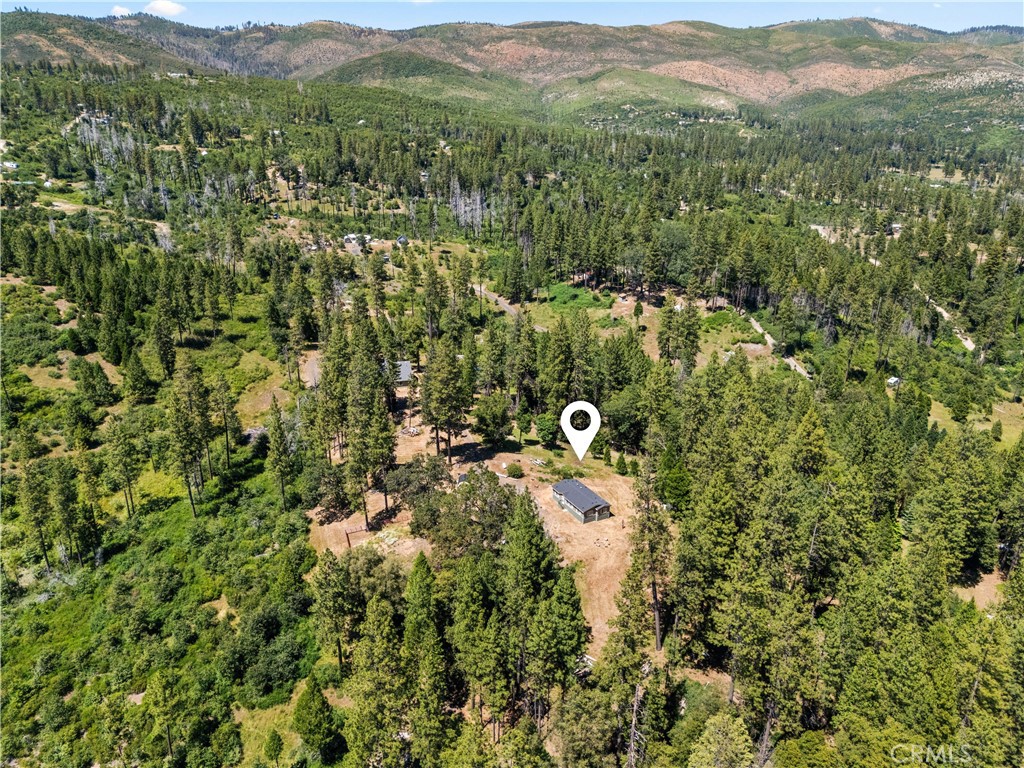 https://media.crmls.org/medias/f711ad1f-6eba-449e-86c5-3ceb200bf9b7.jpg?preset=X-Large