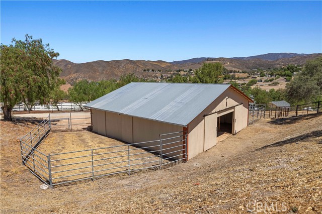 13620 Pales, Agua Dulce CA: https://media.crmls.org/medias/f711fbcc-c154-49da-be2c-5db646033329.jpg