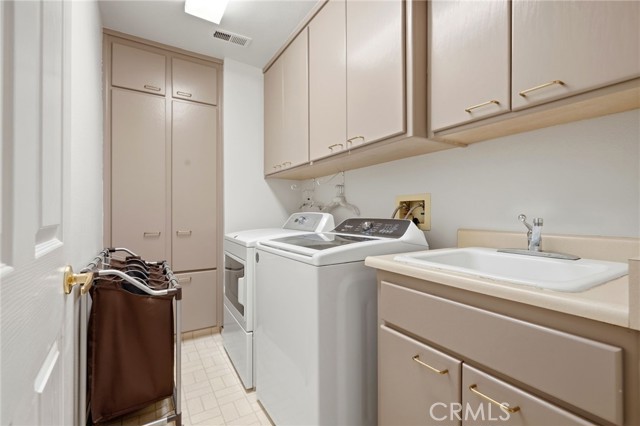 Detail Gallery Image 42 of 61 For 2134 Cottonwood Cir, Visalia,  CA 93277 - 4 Beds | 3 Baths