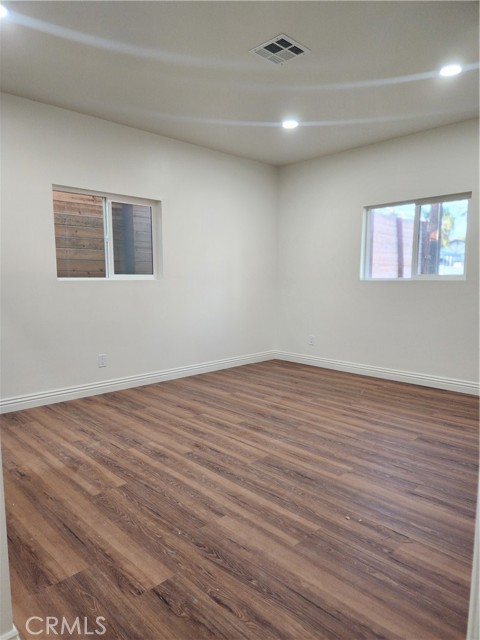 Detail Gallery Image 10 of 20 For 19380 Quebec Ave, Corona,  CA 92881 - 2 Beds | 2 Baths