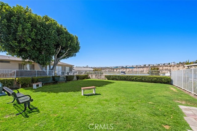 Detail Gallery Image 26 of 33 For 259 Mayflower Dr, Newport Beach,  CA 92660 - 2 Beds | 2 Baths