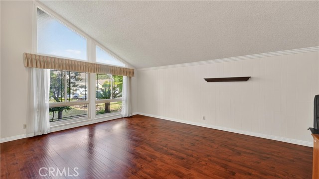 Detail Gallery Image 8 of 56 For 14272 Saarinen Ct, Irvine,  CA 92606 - 4 Beds | 2/1 Baths