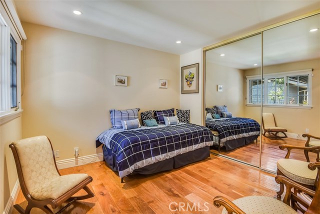 32 Malaga Place, Manhattan Beach, California 90266, 2 Bedrooms Bedrooms, ,1 BathroomBathrooms,Residential,Sold,Malaga,SB17034597