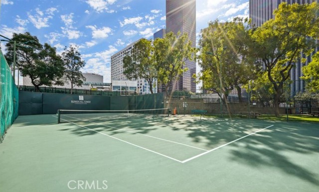 800 W 1st Street, Los Angeles CA: https://media.crmls.org/medias/f7161243-b8df-4b53-9f26-140861ed2b98.jpg