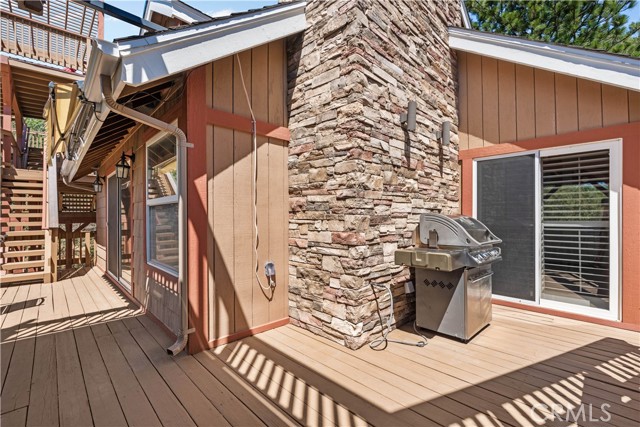 1088 Nadelhorn Drive, Lake Arrowhead CA: https://media.crmls.org/medias/f7165092-c8e4-407e-8048-4e76cc0aad57.jpg