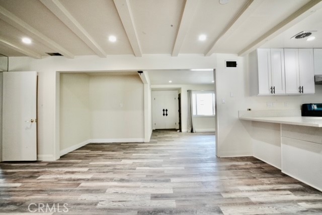 Detail Gallery Image 6 of 13 For 22148 Welby Way, Woodland Hills,  CA 91303 - 3 Beds | 2 Baths