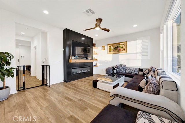 Detail Gallery Image 6 of 49 For 28427 Ascent, Saugus,  CA 91350 - 3 Beds | 3 Baths