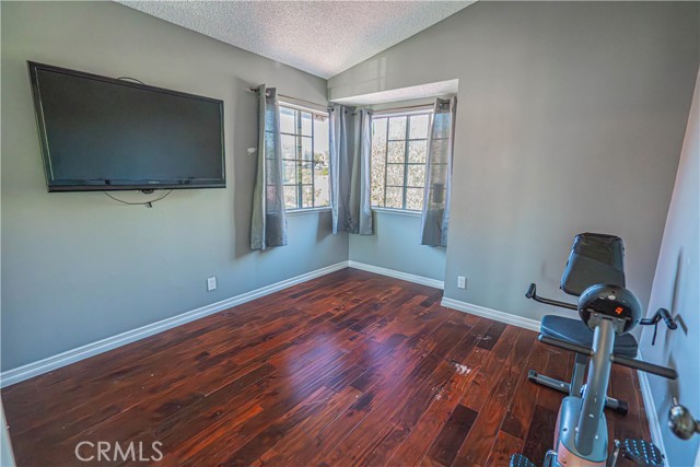 Detail Gallery Image 26 of 48 For 28076 Wildwind Dr, Canyon Country,  CA 91351 - 4 Beds | 3 Baths