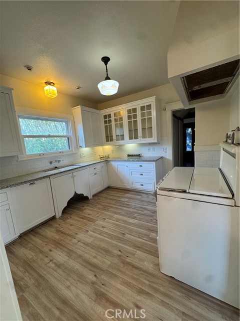 Detail Gallery Image 14 of 51 For 4478 4th St, Riverside,  CA 92501 - 5 Beds | 4 Baths