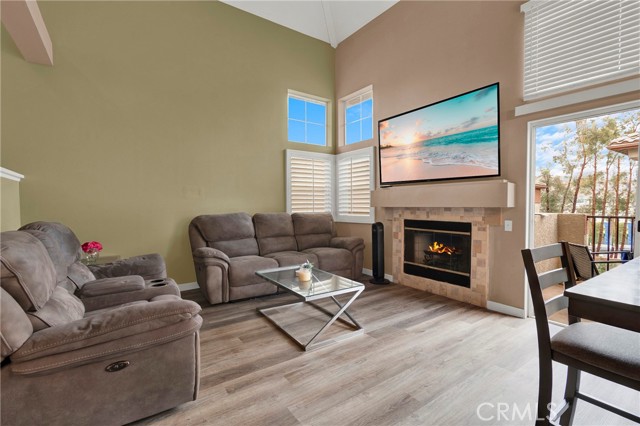 Detail Gallery Image 9 of 24 For 2931 via Milano #202,  Corona,  CA 92879 - 2 Beds | 2 Baths