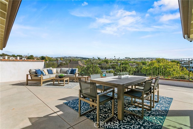 Detail Gallery Image 26 of 33 For 11 Skysail Dr, Corona Del Mar,  CA 92625 - 2 Beds | 2/1 Baths