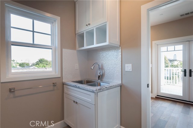 1401 Lynngrove Drive, Manhattan Beach, California 90266, 5 Bedrooms Bedrooms, ,5 BathroomsBathrooms,Residential,Sold,Lynngrove,SB17035435