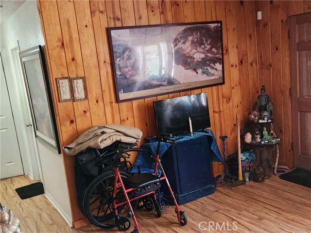 Detail Gallery Image 9 of 23 For 2164 Outer Hwy 2, Wrightwood,  CA 92397 - 2 Beds | 2 Baths