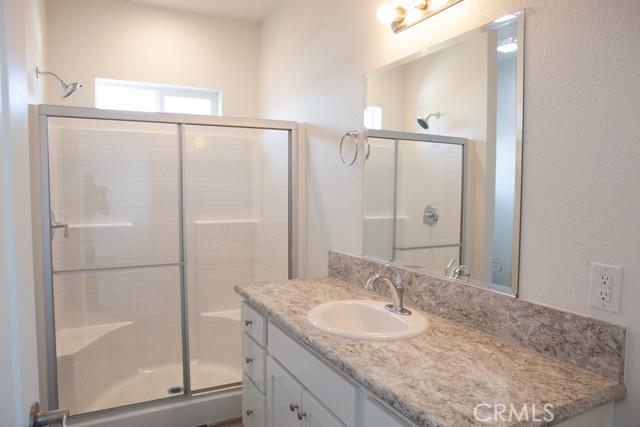 Detail Gallery Image 12 of 17 For 2601 E Victoria St #106,  Rancho Dominguez,  CA 90220 - 3 Beds | 2 Baths