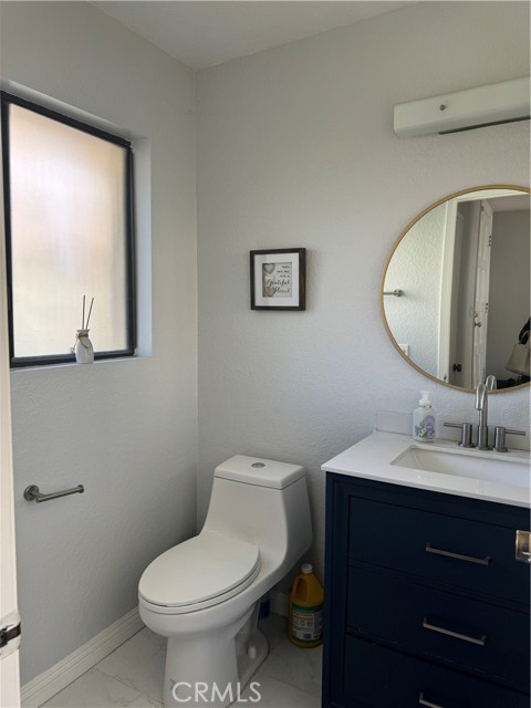 Detail Gallery Image 5 of 9 For 814 Whitewater Dr #23,  Fullerton,  CA 92833 - 2 Beds | 2/1 Baths