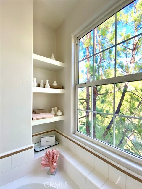 Detail Gallery Image 15 of 22 For 24024 Bridgeport Ln #25,  Valencia,  CA 91355 - 3 Beds | 2/1 Baths