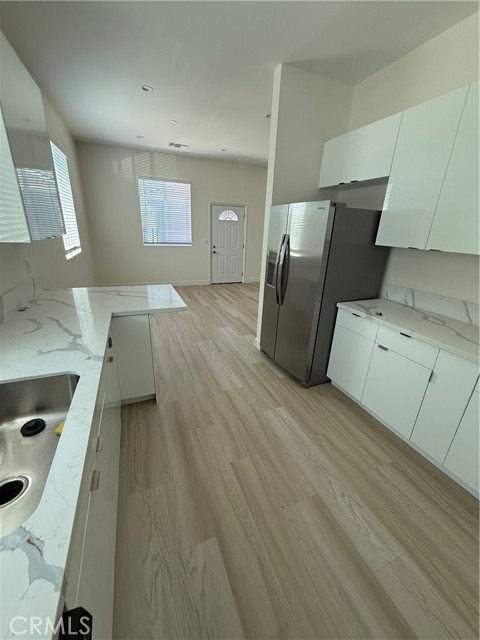 7246 N.Fair Avenue, Sun Valley CA: https://media.crmls.org/medias/f71d5370-95d2-49e3-bfb6-afe2e1d805f4.jpg