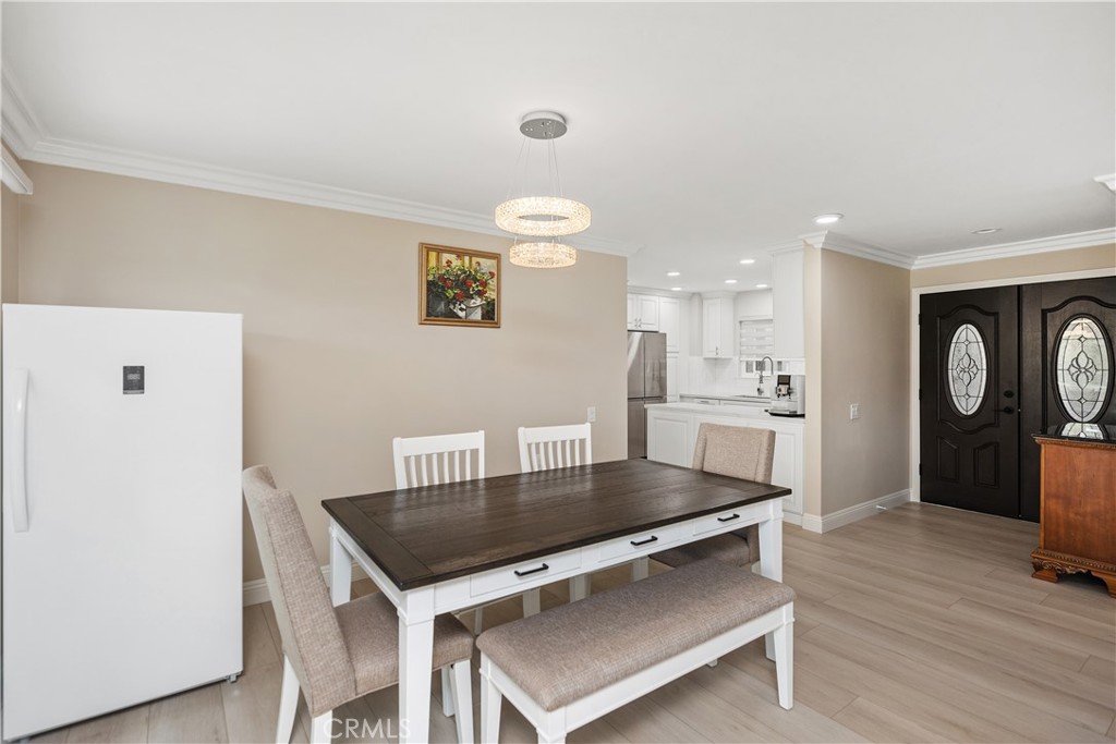 MLS #OC25250868 image #9