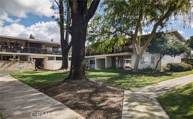 Detail Gallery Image 2 of 19 For 48 N Center St, Redlands,  CA 92373 - 2 Beds | 1 Baths