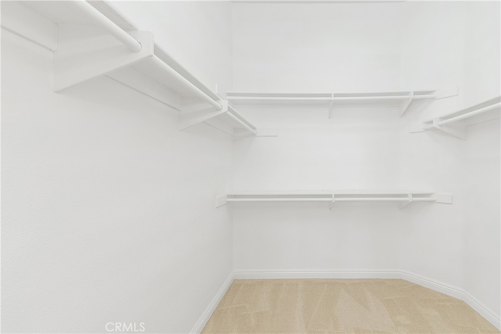 https://media.crmls.org/medias/f71df2a0-861c-4989-9fea-1e8cac819dd3.jpg?preset=X-Large