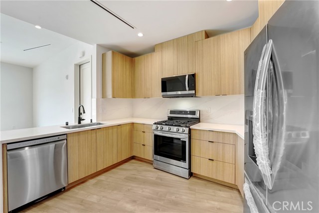 4036 Rosemont Avenue, Montrose CA: https://media.crmls.org/medias/f71ecc0d-03de-4ca1-888e-1f20764cb3d2.jpg