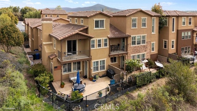 Detail Gallery Image 3 of 65 For 8486 Christopher Ridge, San Diego,  CA 92127 - 3 Beds | 2/1 Baths