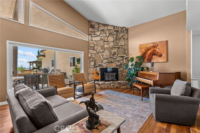 39662 86th W Street, Leona Valley CA: https://media.crmls.org/medias/f7209d12-ebb6-4eef-be43-d76761169887.jpg