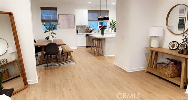 1006 Newberry Lane, Claremont CA: https://media.crmls.org/medias/f7213756-8254-4fe2-85ef-c9cd7527bdcb.jpg