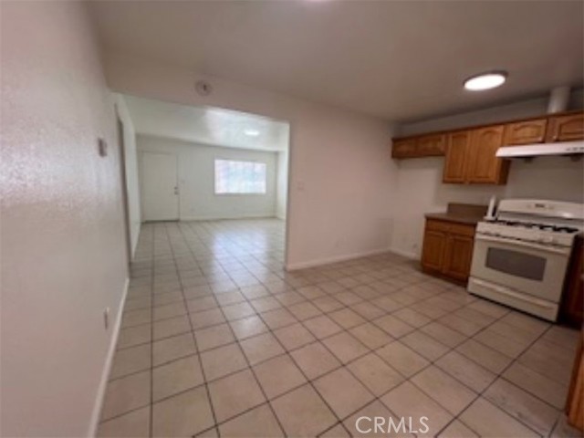 Detail Gallery Image 5 of 20 For 1064 Waters Ave #3,  Pomona,  CA 91766 - 2 Beds | 1 Baths