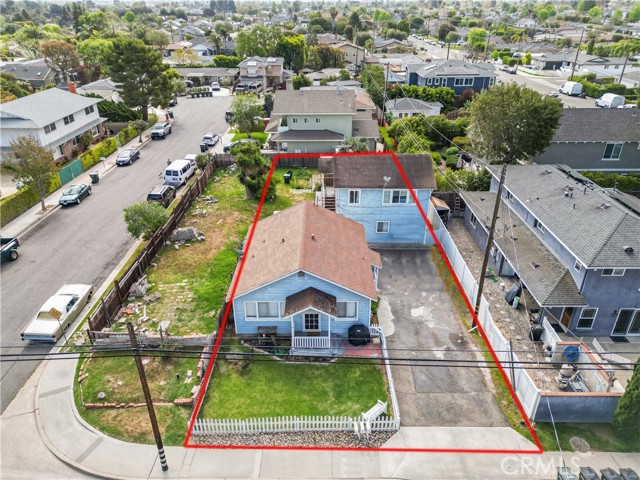 2110 Orange Avenue, Costa Mesa CA: https://media.crmls.org/medias/f722e31d-66d5-4e44-8ec3-0cf9ffb1db5d.jpg