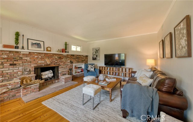 430 N Canyon Boulevard, Monrovia CA: https://media.crmls.org/medias/f722fd83-44df-4087-b39a-73ec7bfadad5.jpg