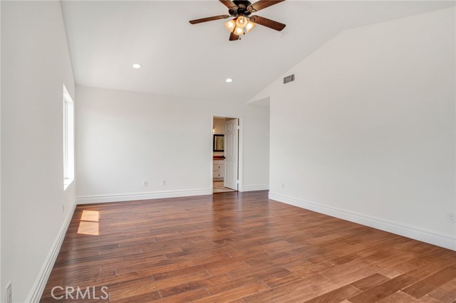 19900 Mariposa Creek Way Way, Porter Ranch CA: https://media.crmls.org/medias/f7243102-cdd1-49fd-ae38-688eda16b888.jpg