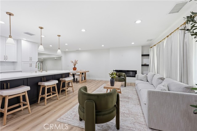 Detail Gallery Image 7 of 29 For 12811 Chaplet, North Tustin,  CA 92705 - 3 Beds | 2 Baths