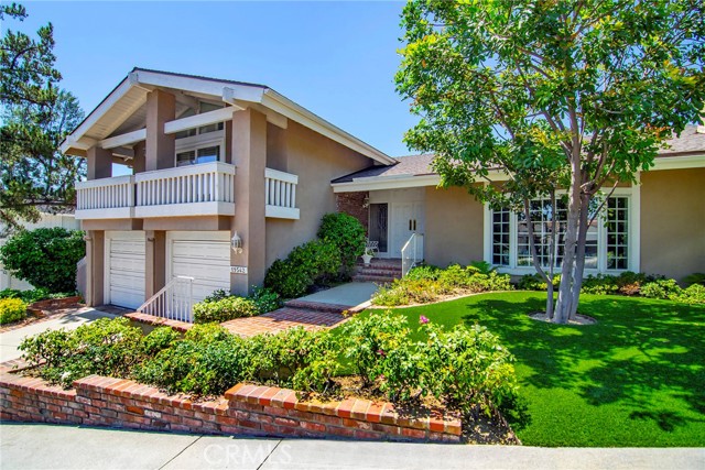 Detail Gallery Image 1 of 1 For 19542 Greenbriar Dr, Tarzana,  CA 91356 - 4 Beds | 4 Baths