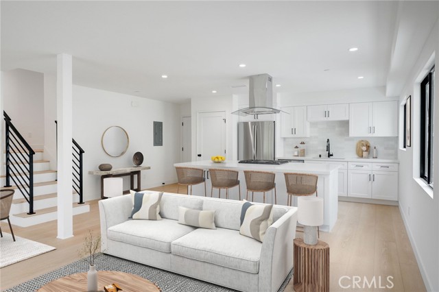 Detail Gallery Image 4 of 13 For 1334 9th St, Santa Monica,  CA 90401 - 3 Beds | 2 Baths