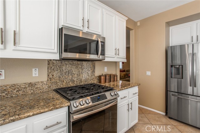 Detail Gallery Image 11 of 34 For 8443 Alexandria St, Riverside,  CA 92508 - 5 Beds | 2/1 Baths