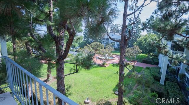 Detail Gallery Image 5 of 12 For 102 Scholz #37,  Newport Beach,  CA 92663 - 1 Beds | 1 Baths