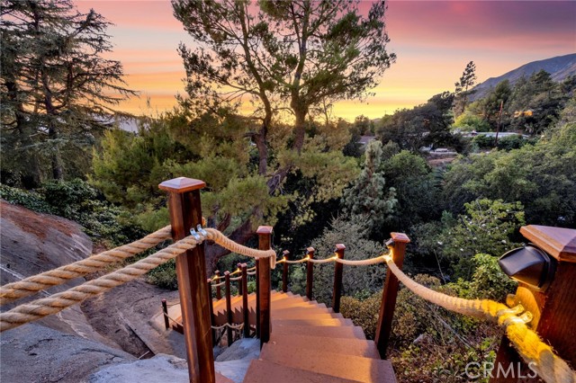 5439 Ocean View Boulevard, La Canada Flintridge CA: https://media.crmls.org/medias/f7269279-b400-4df0-93d6-82dc53cc8638.jpg
