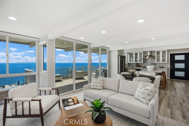 32091 Virginia Way, Laguna Beach CA: https://media.crmls.org/medias/f726a35f-45f5-4cc4-b056-a9d0bb0fb026.jpg