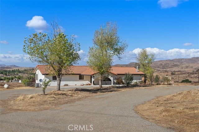 Detail Gallery Image 1 of 19 For 34255 Grigg Ln, Winchester,  CA 92596 - 3 Beds | 2 Baths