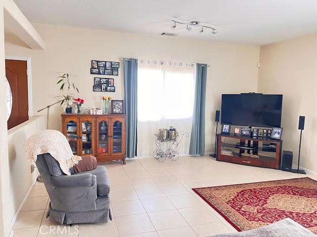 15542 Kiamichi, Apple Valley CA: https://media.crmls.org/medias/f7283677-a6de-435d-8abc-6d8e4df536ce.jpg