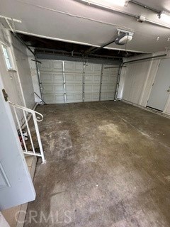 https://media.crmls.org/medias/f728551c-7c56-4c16-b7fd-2f0509e8f6cc.jpg?preset=X-Large